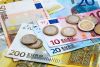 Privati paskola privatiems asmenims ir įmonėms.